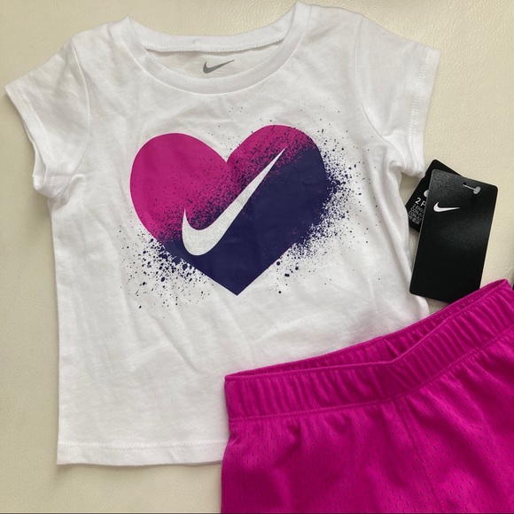Nike Sparkly heart shorts set 2189 - Picture 2 of 4